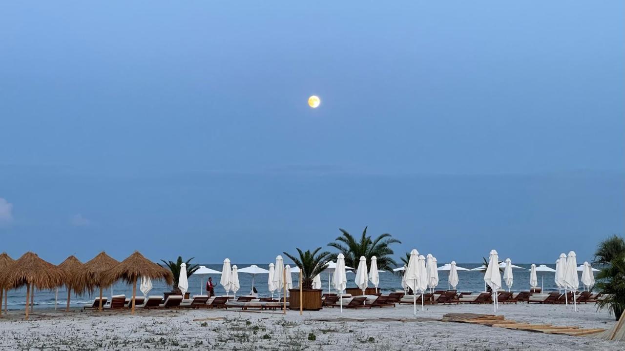 Seaview Deluxe Double Studio - Beachfront Resort Năvodari المظهر الخارجي الصورة